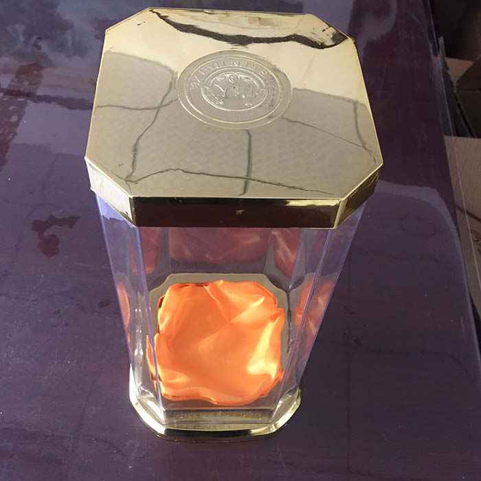 �ǿ����ƺ�